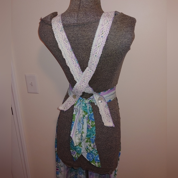 Gorgeous! Vintage Handmade Full Maxi Floral Apron - Picture 5 of 13
